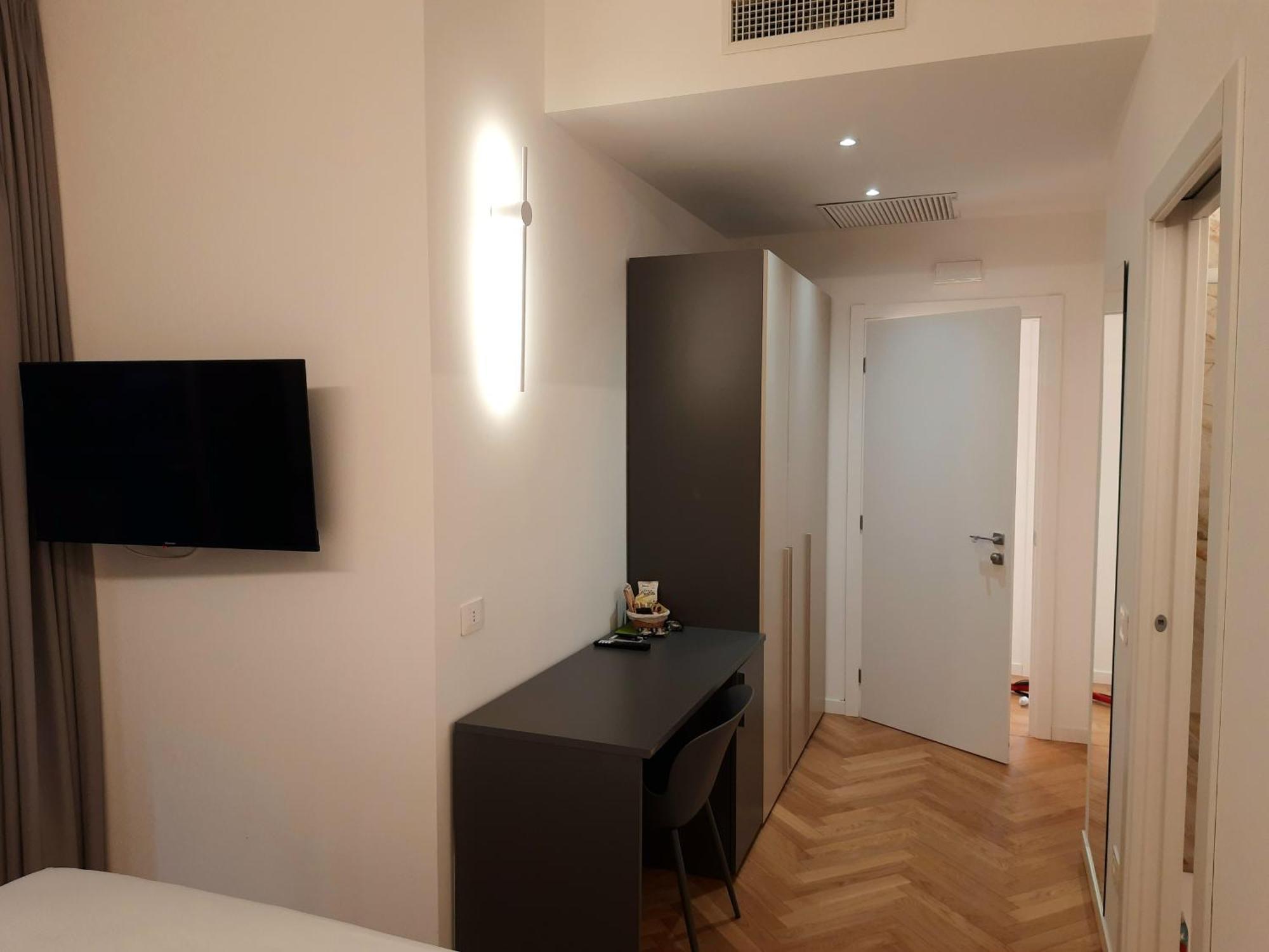 Mako Suites - Centro E Stazione مونزا الغرفة الصورة