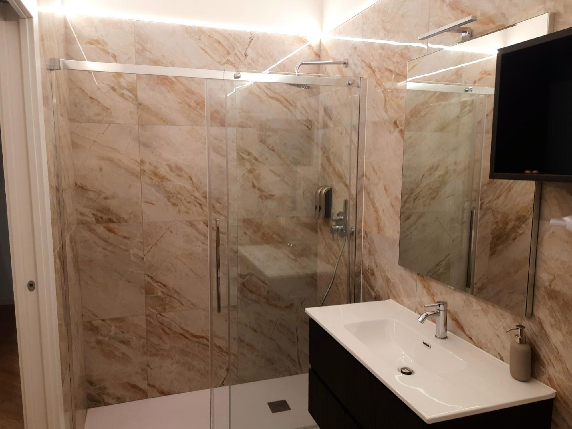 Mako Suites - Centro E Stazione مونزا الغرفة الصورة