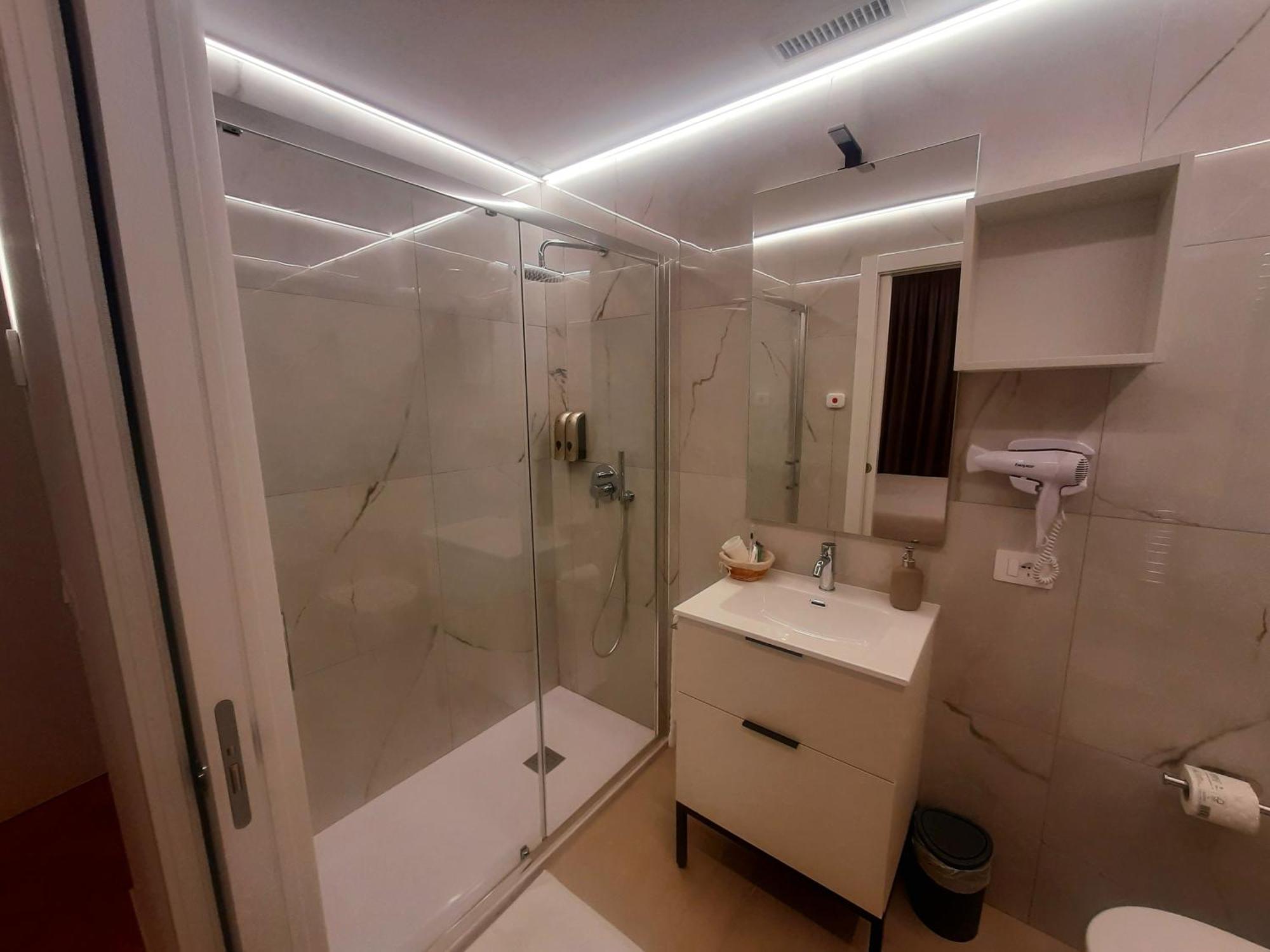 Mako Suites - Centro E Stazione مونزا المظهر الخارجي الصورة